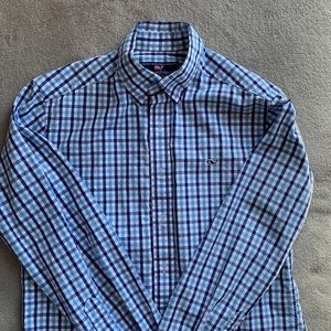 Men’s Vineyard Vines slim fit whale shirt. S